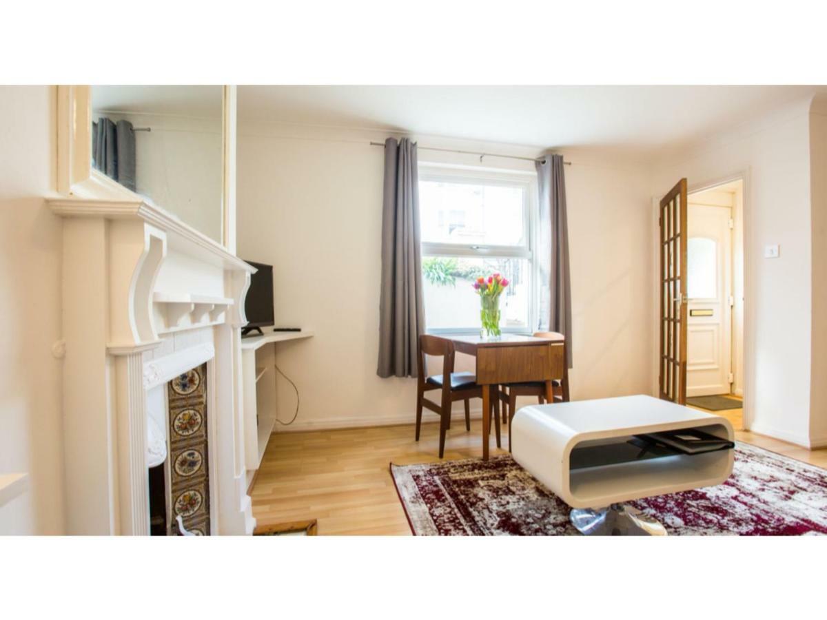 Elegant 1Bdr W/Private Garden In Vibrant Brightonアパートメント エクステリア 写真